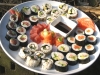 Catering / Workshop: schaal met diverse soorten sushi en sashimi